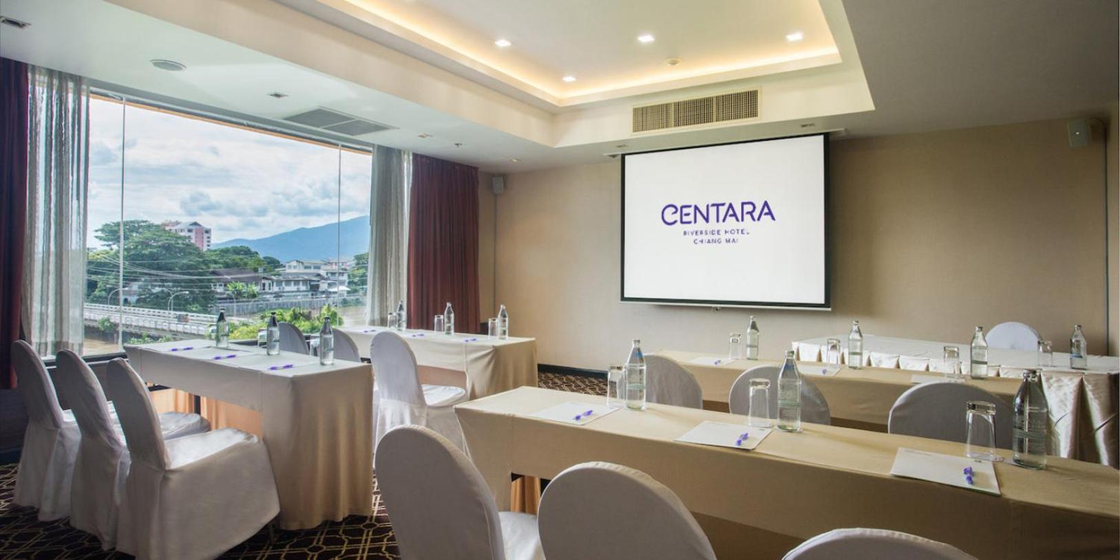 酒店 Centara Riverside 清迈