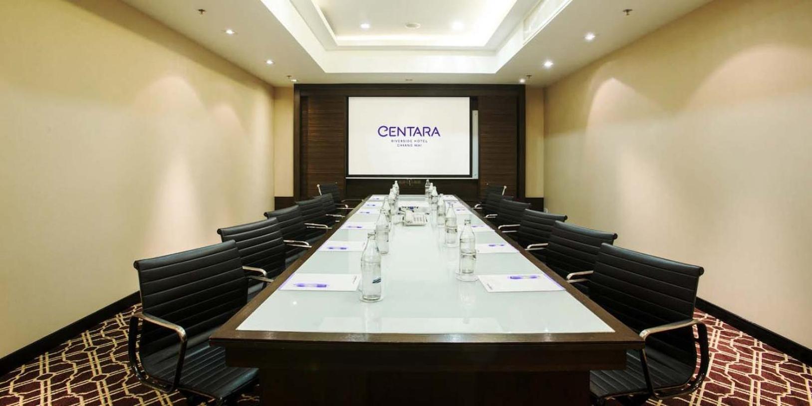Centara Riverside होटल