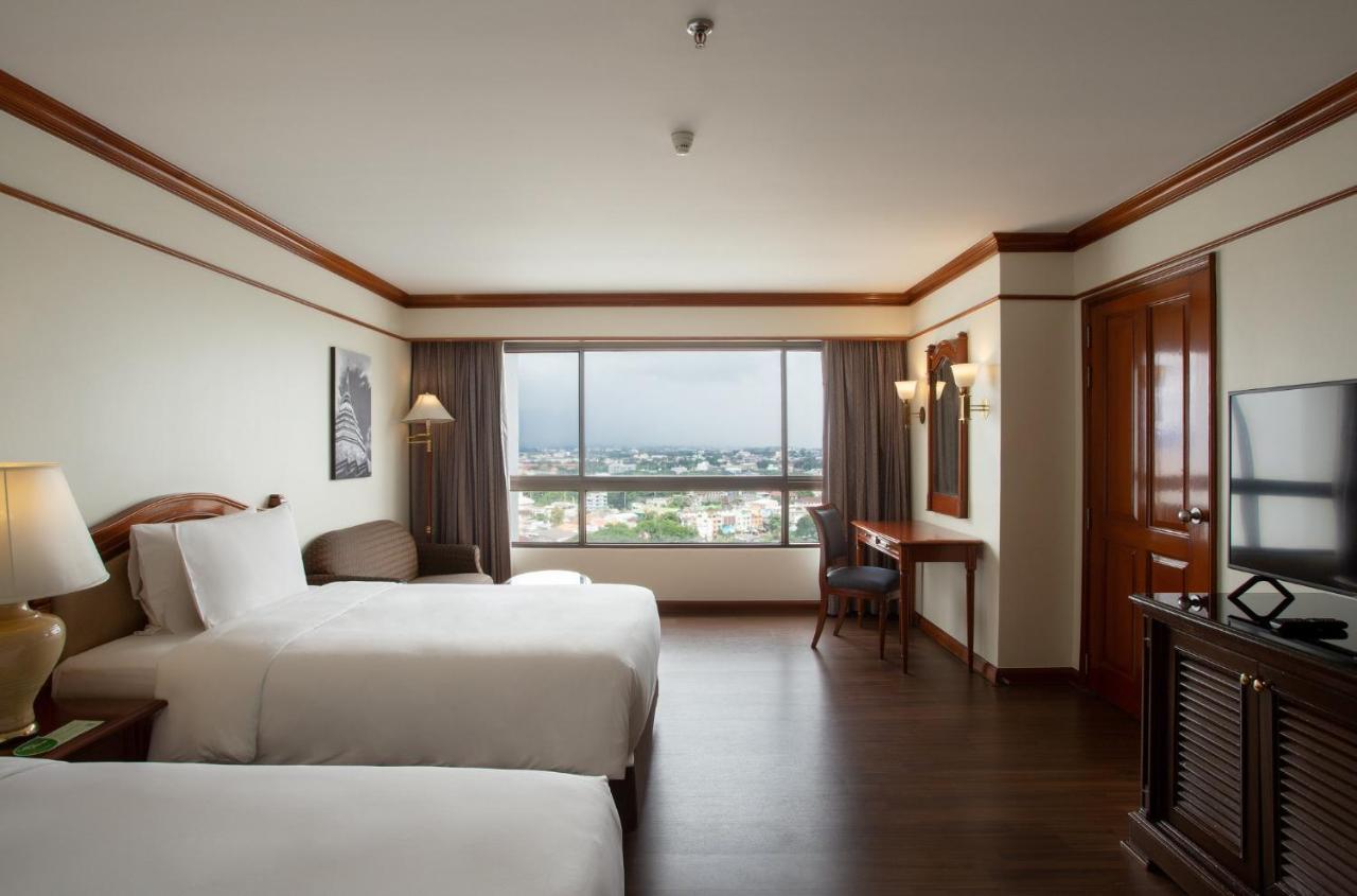 Centara Riverside
